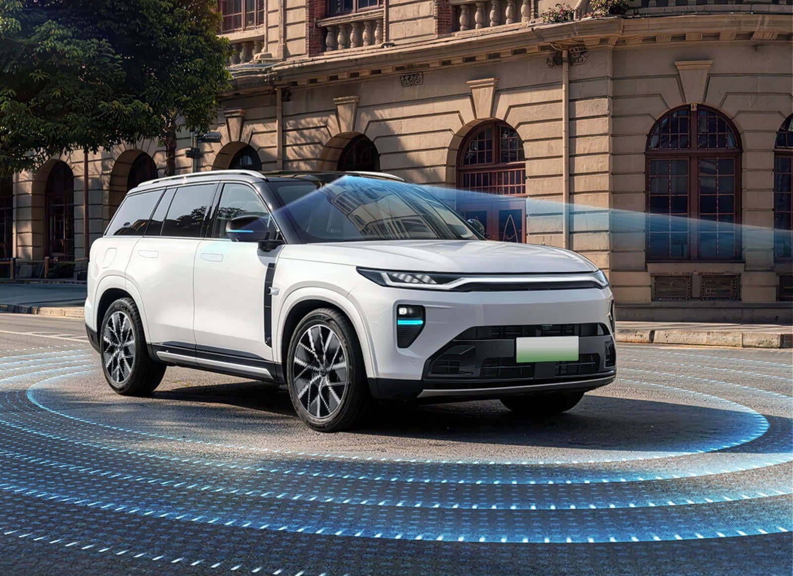 GAC S7 Pro vs Max LiDAR Edition: Is Smart Driving Worth the Extra Cost for Overseas Dealers? — white SUV illustrating roof-mounted LiDAR sensing